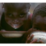 Biafrian-kids-at-a-red-cross-center-having-their-ration-of-milk